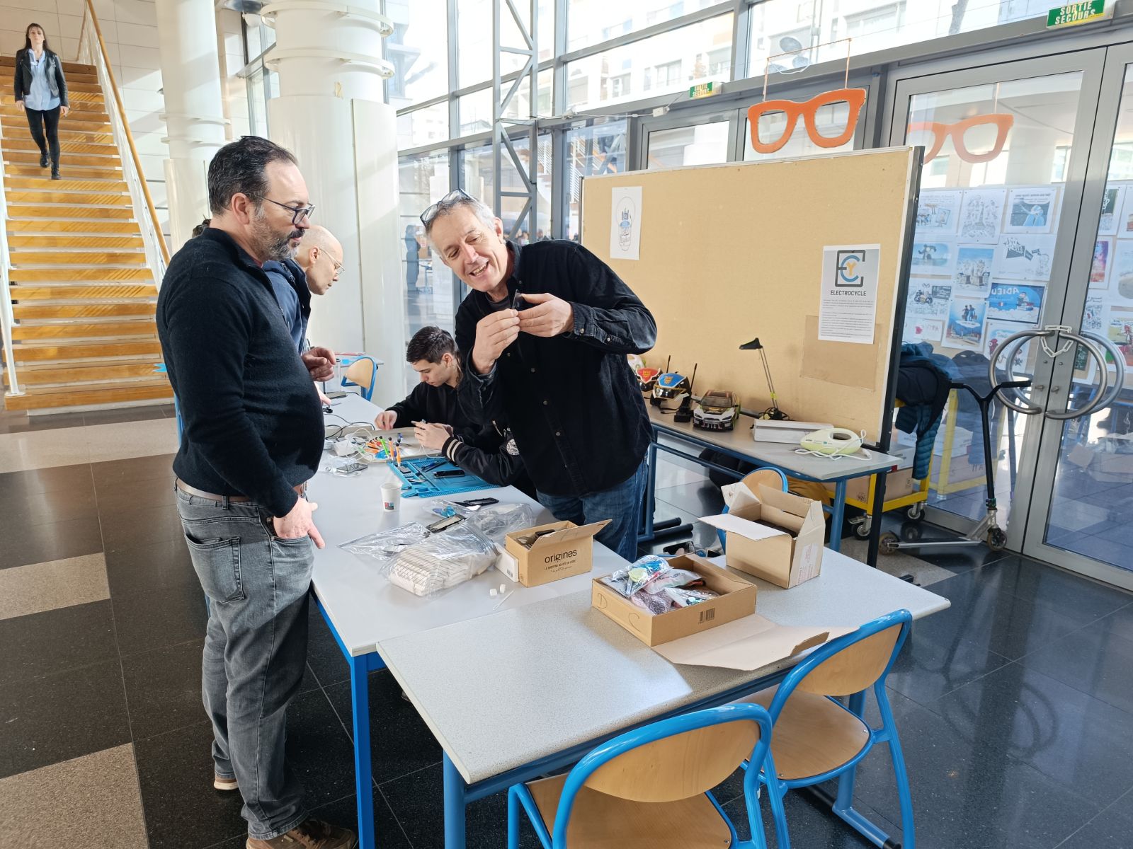 Leo le recycleur et Electrocycle à la journée porte ouverte du lycée professionnel Léonard de Vinci